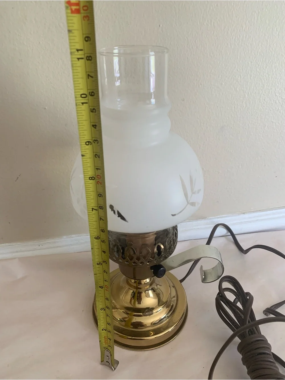 Vintage Electric Brass & Glass Hurricane Lamp Etched Grape Vine Shade table lamp